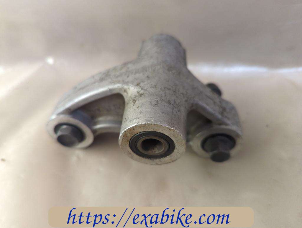 swingarm connecting Yamaha 1000 YZF Thunderace - photo 1
