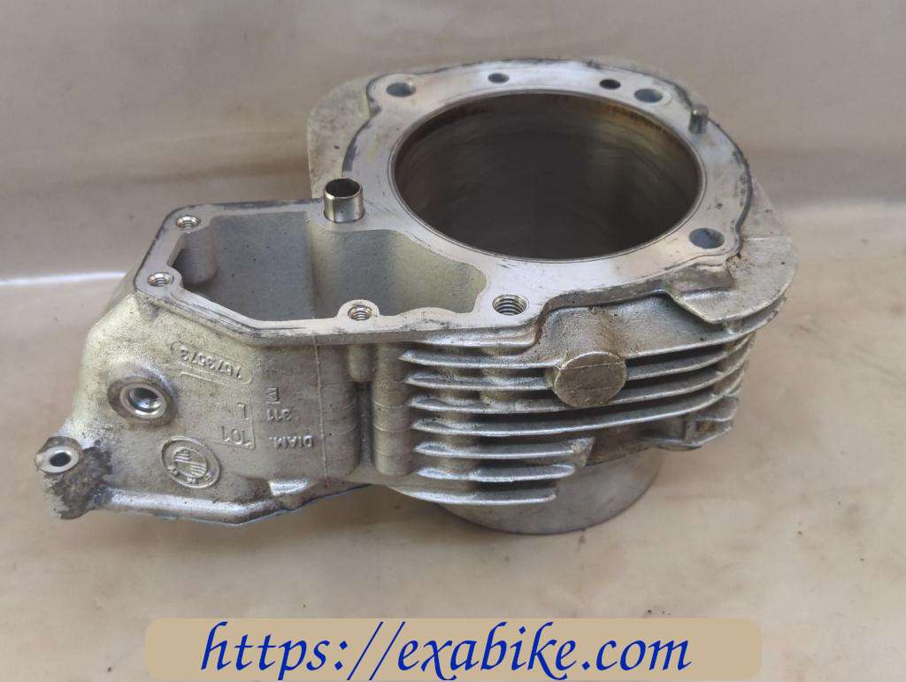 cylinder, left BMW R1200GS - photo 1
