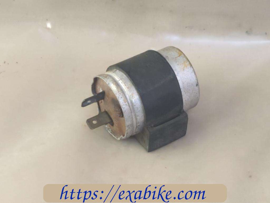 turn signal relay Honda XLR 500 - photo 1