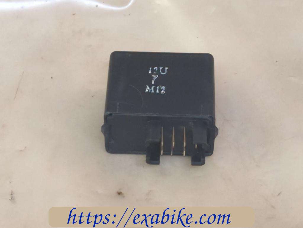 turn signal relay Suzuki GSX 750 Inazuma - photo 1