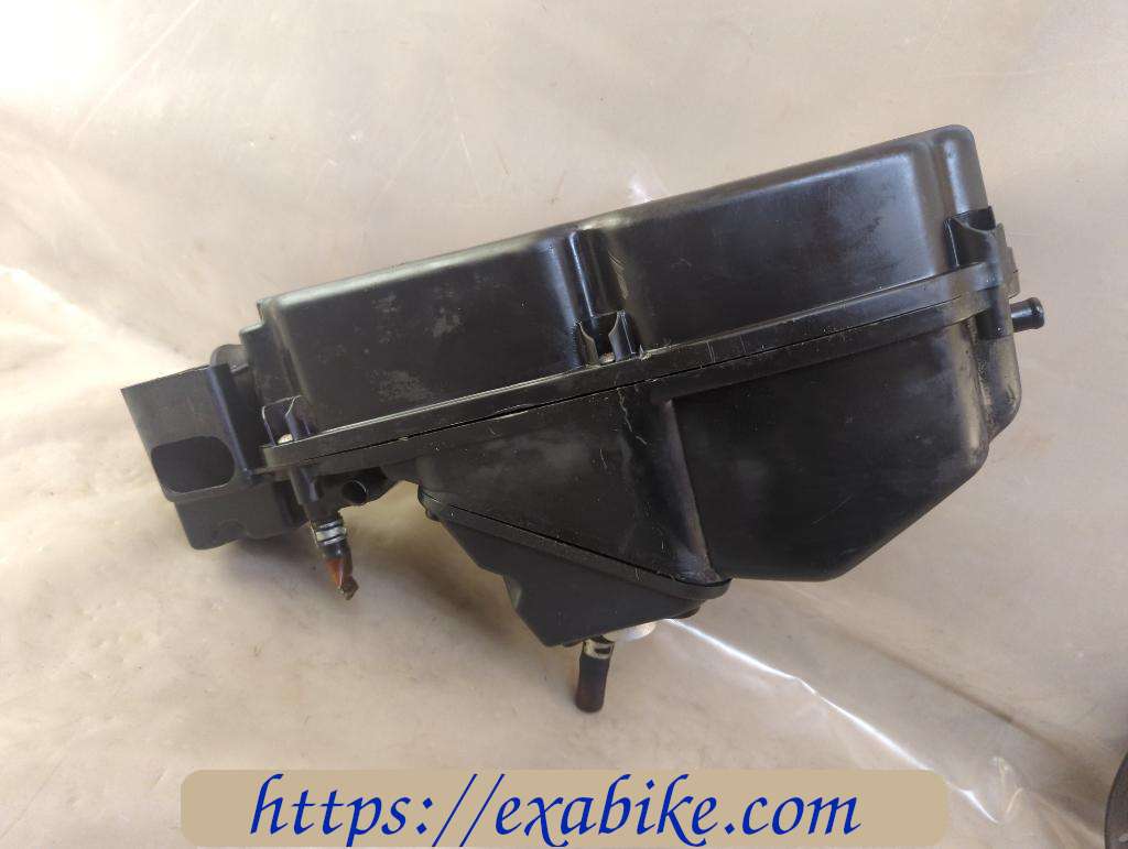 air cleaner box Honda Varadero 125 - photo 2