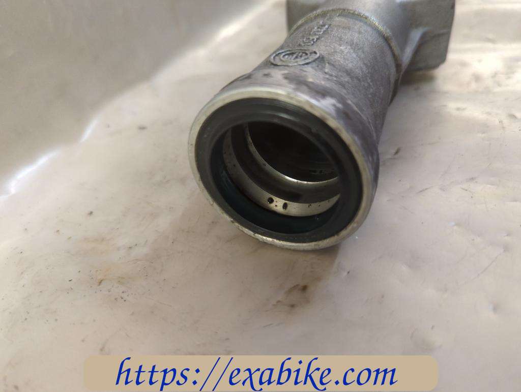 lower fork case, left BMW R75 - photo 3
