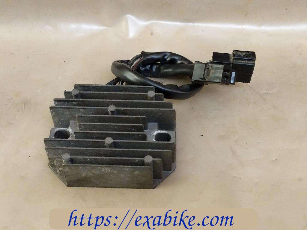 voltage regulator Suzuki GS 500 - photo 1