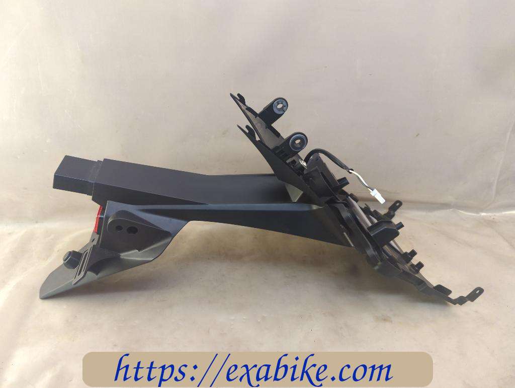 lower fender, rear Suzuki GSXR 1000 - photo 2