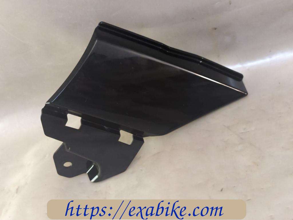 cowl, left Suzuki GSXR 1000 - photo 1