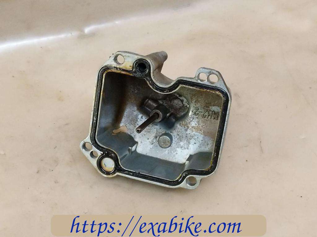 carburetor float chamber Yamaha YBR 125 - photo 3