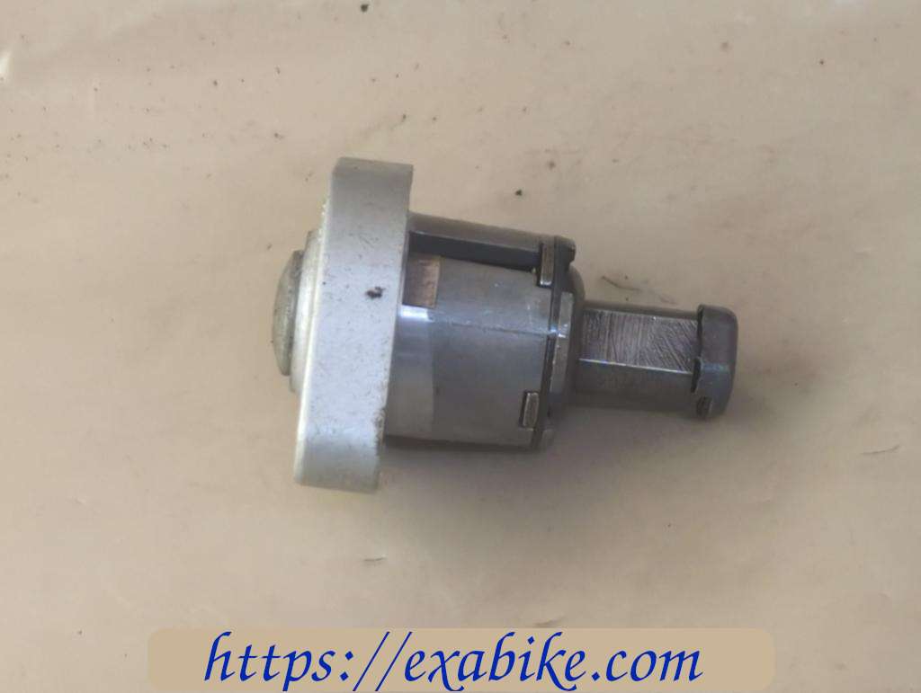cam chain tensioner Honda CBF 125 - photo 1