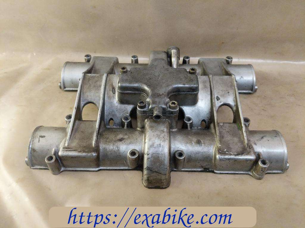 cylinder head cover Suzuki GS 550 - photo 1