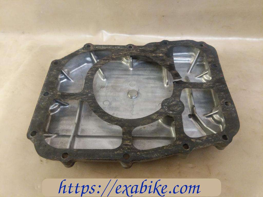 oil pan Suzuki GS 550 - photo 3