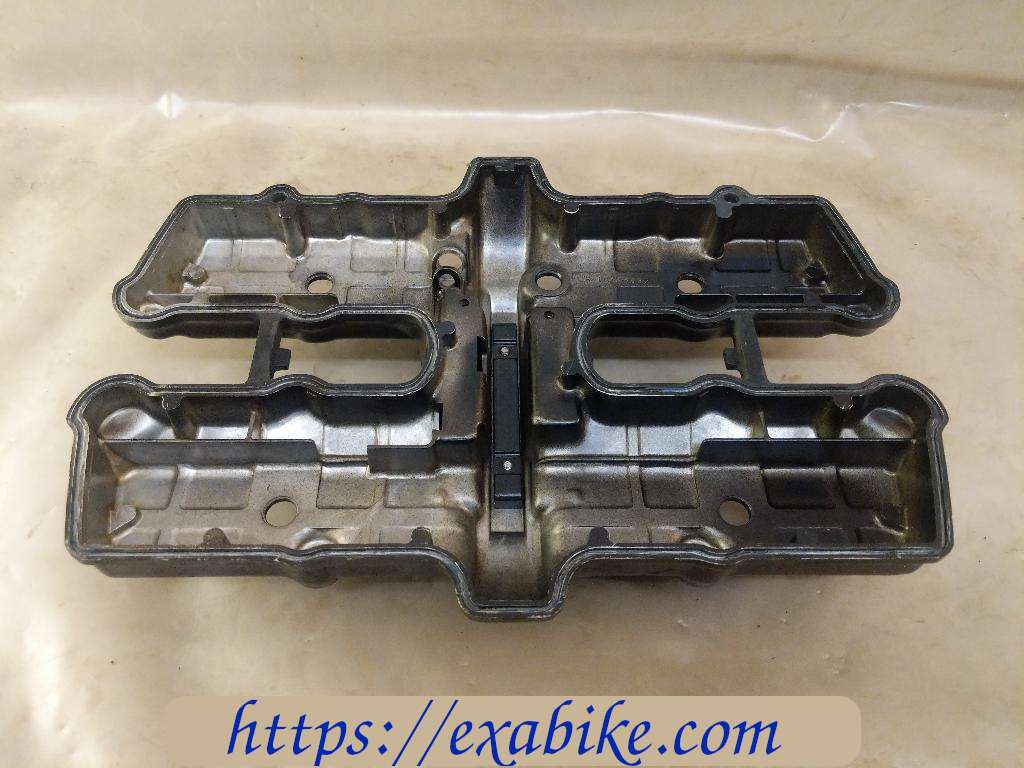 cylinder head cover Suzuki GSX 550 - photo 3