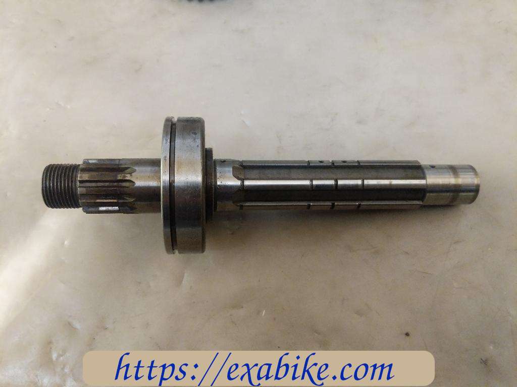 gearbox secondary shaft Suzuki GSX 550 - photo 1