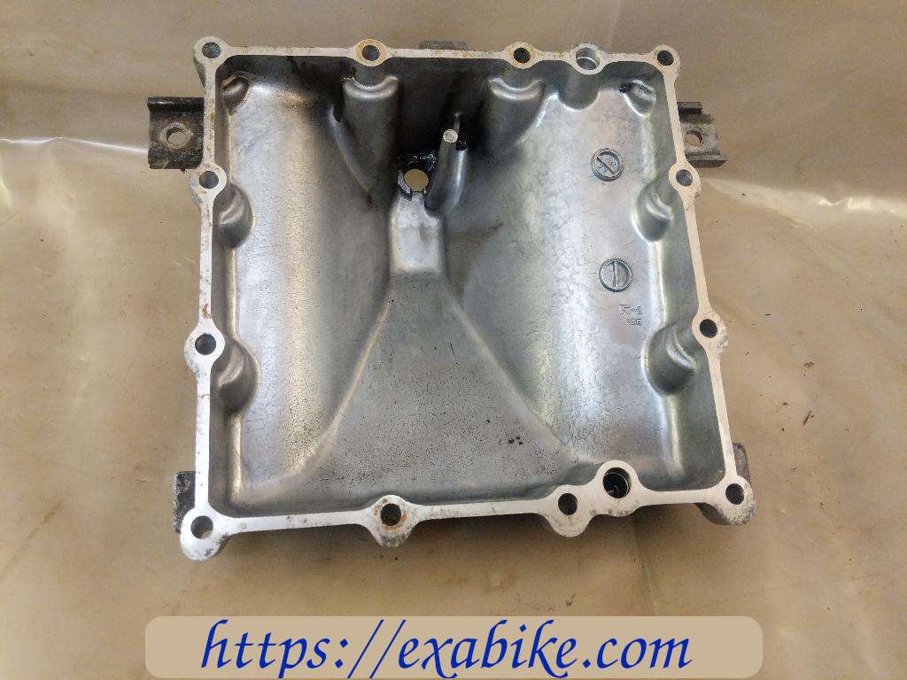 oil pan Suzuki GSXR 600 - photo 2