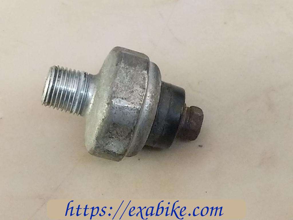 oil pressure switch Suzuki GSXR 750 - photo 1