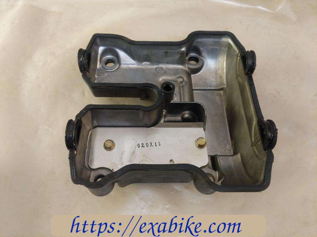 cylinder head cover, rear Honda VTR 1000 - photo 3