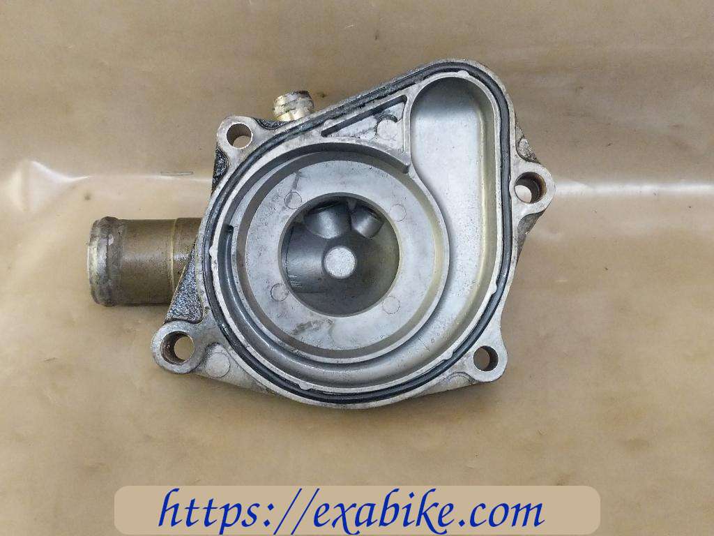 water pump cover Honda VTR 1000 - photo 3