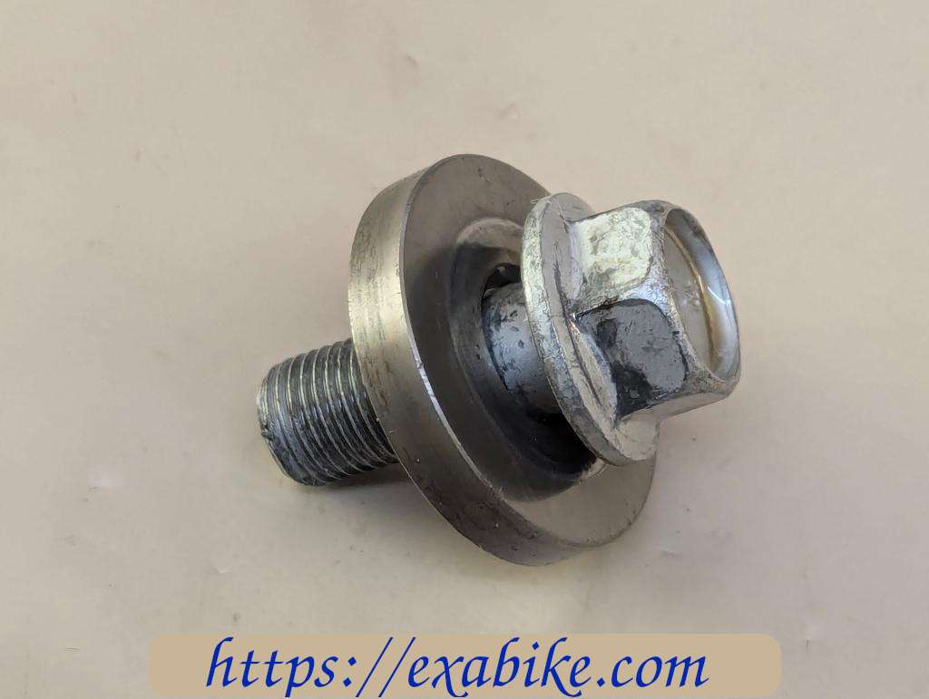 screw Honda VTR 1000 - photo 1