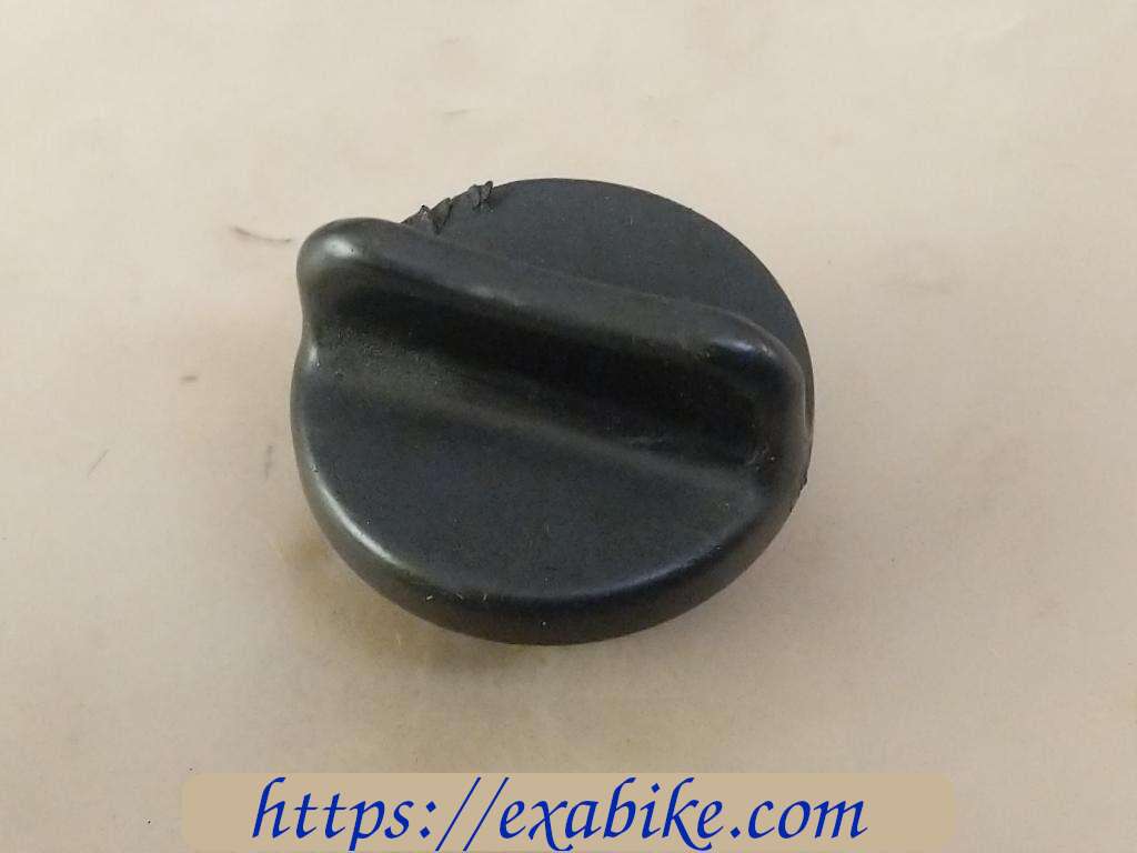 oil cap Suzuki GSF 650 Bandit - photo 1