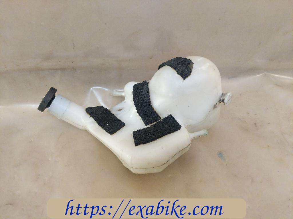 expansion tank Suzuki GSF 650 Bandit - photo 2