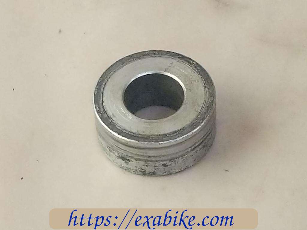 wheel spacer, rear Suzuki GSXF 600 - photo 1