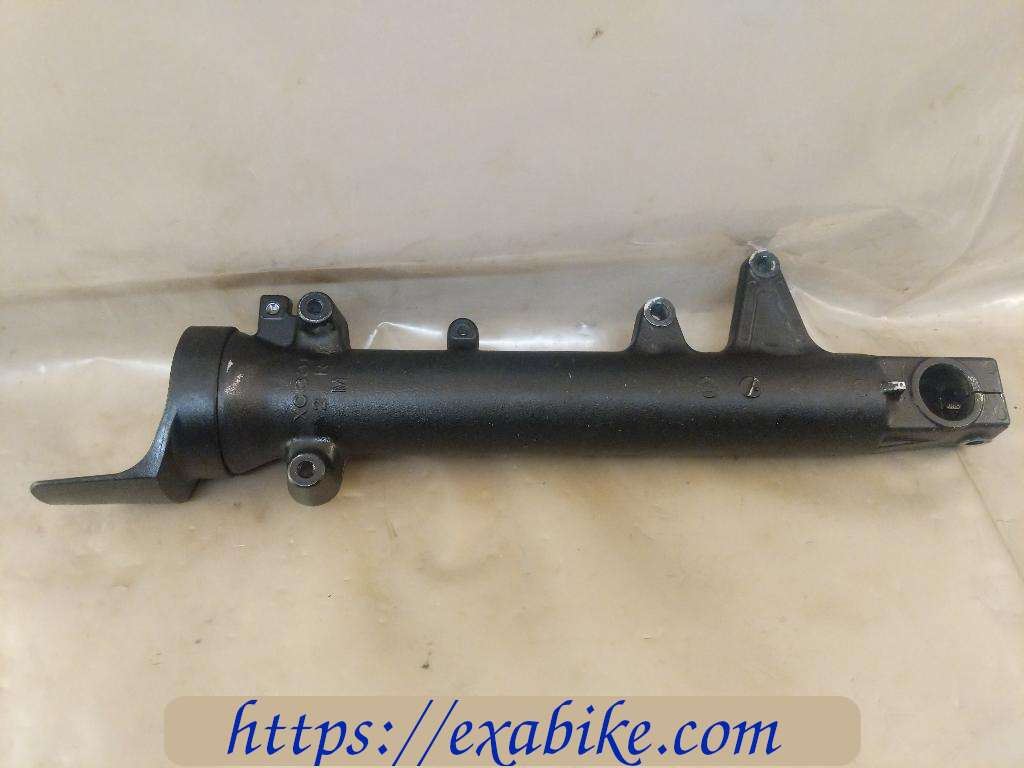 lower fork case, right Suzuki GSF 650 Bandit - photo 2