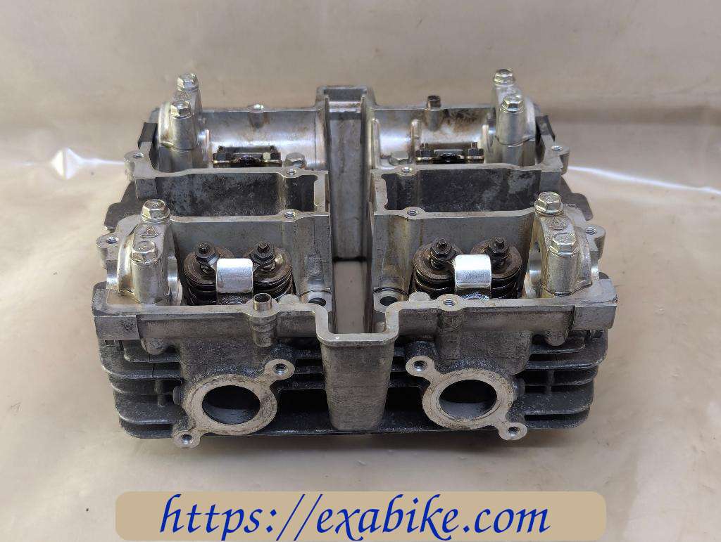 cylinder head Suzuki GSX 250 - photo 1