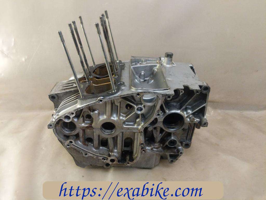 crankcases Suzuki GSX 250 - photo 1