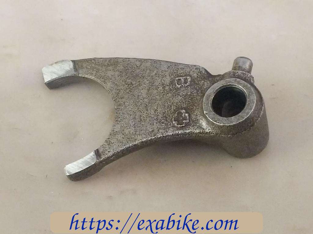 fourchette de boite Suzuki GSX 250 - photo 2