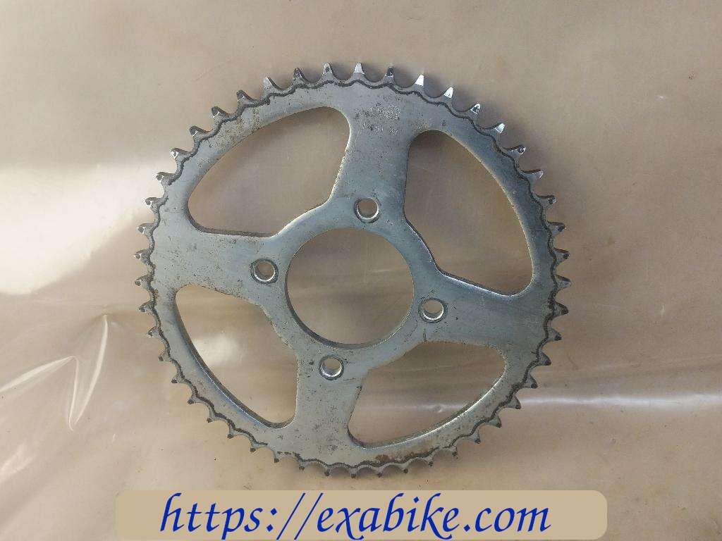 rear sprocket Suzuki GT 125 - photo 1