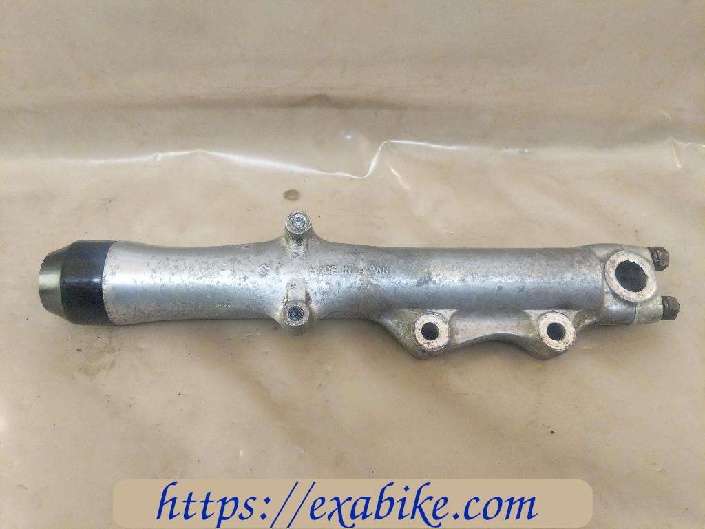 lower fork case, right Suzuki GT 125 - photo 2