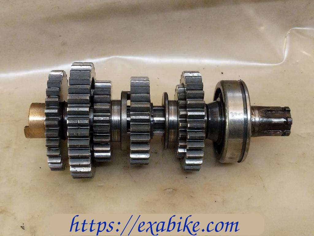 gearbox secondary shaft Suzuki GT 125 - photo 1