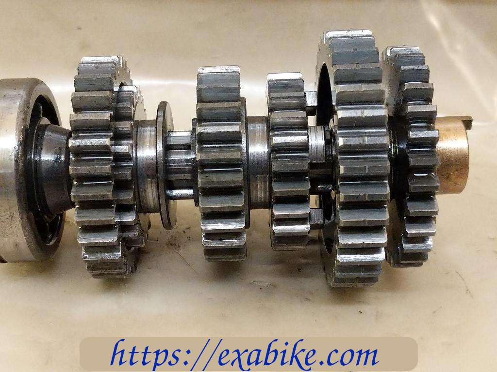 gearbox secondary shaft Suzuki GT 125 - photo 2