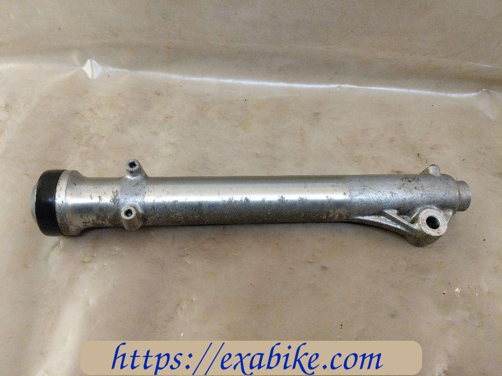 lower fork case, right Yamaha XT 125 - photo 2
