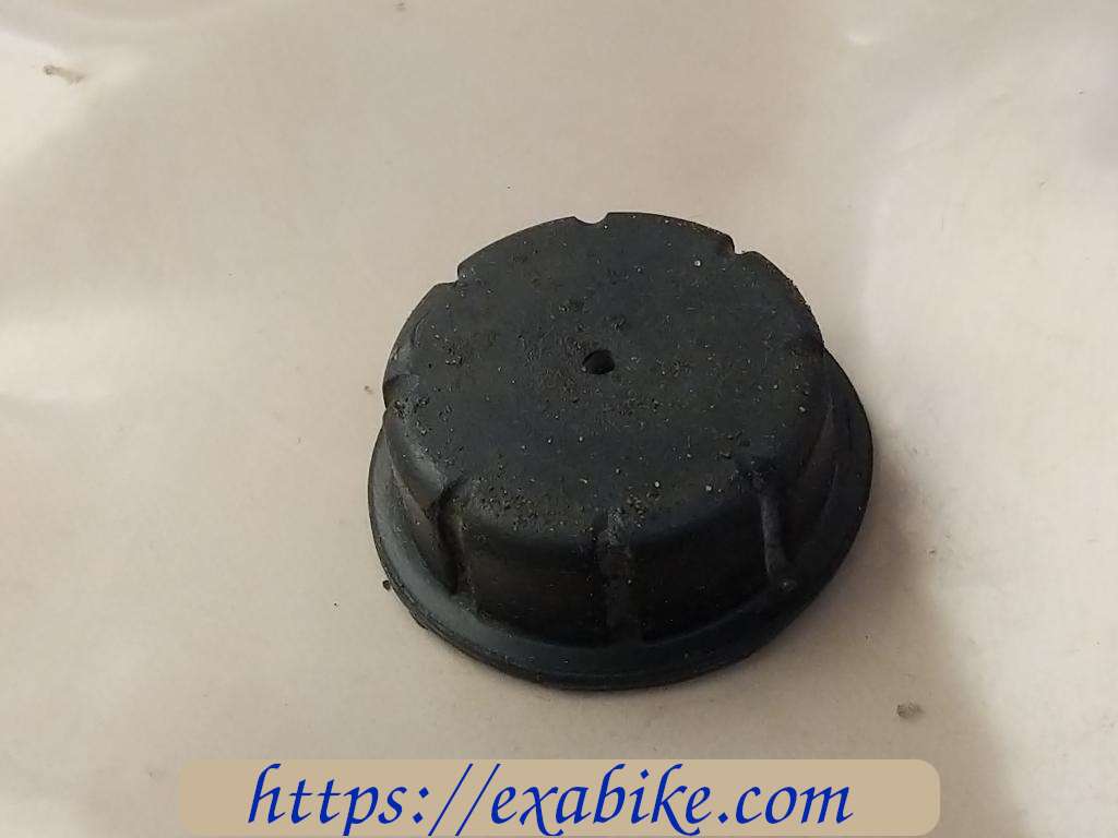 fuel tank rubber Yamaha XT 125 - photo 1