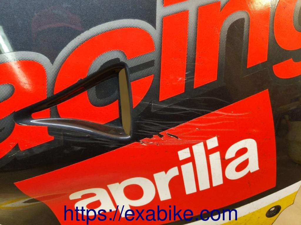 left middle cowl Aprilia 50 RS - photo 2