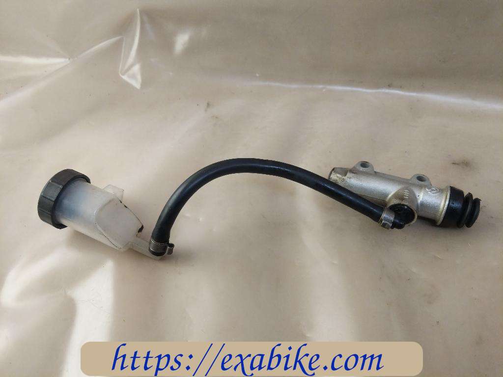 rear master cylinder BMW F800ST - photo 1