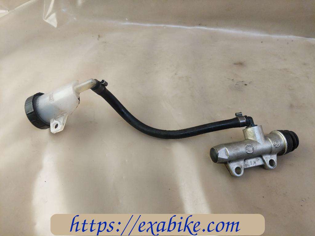 rear master cylinder BMW F800ST - photo 2