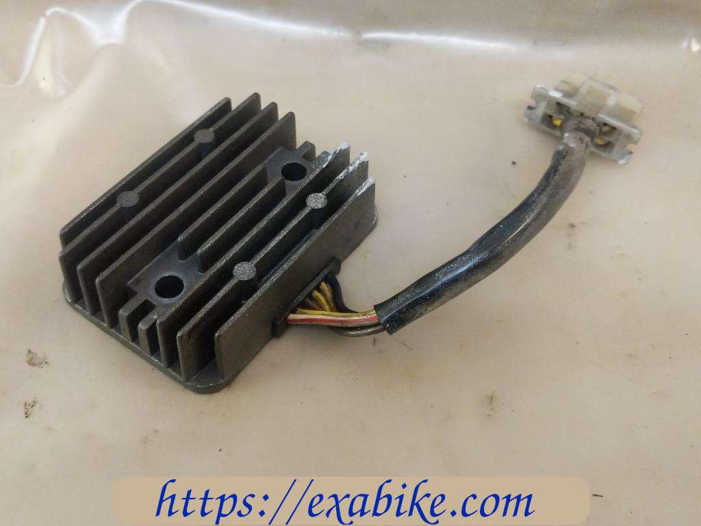 voltage regulator Kawasaki GPZ 500 - photo 1