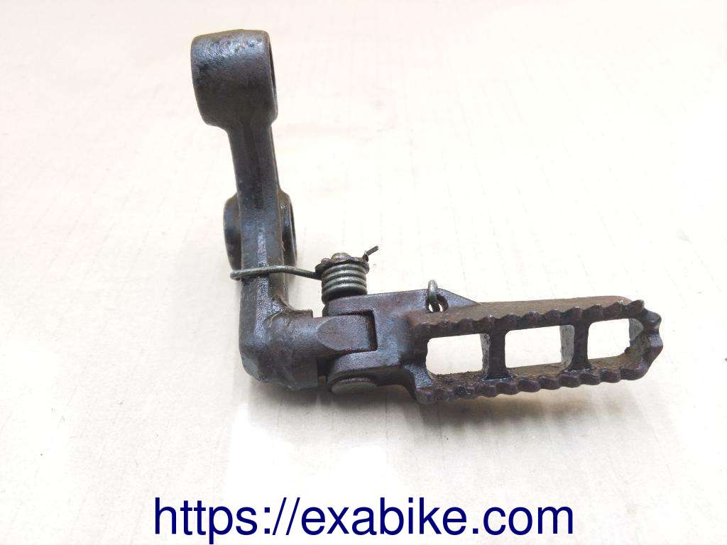 footrest, front right Suzuki DR 500 - photo 1
