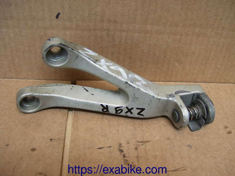 rear left older step Kawasaki ZX9R - photo 1