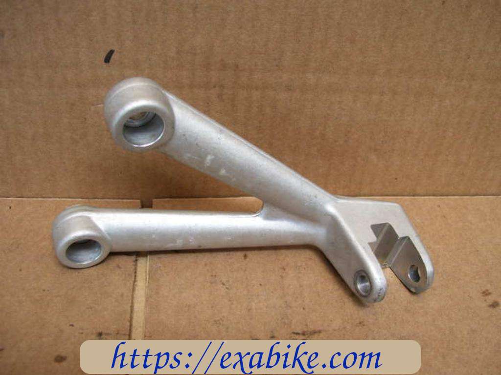 rear left older step Triumph Daytona T595 - photo 1
