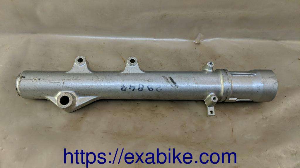 lower fork case, left Suzuki DR 750 - photo 2
