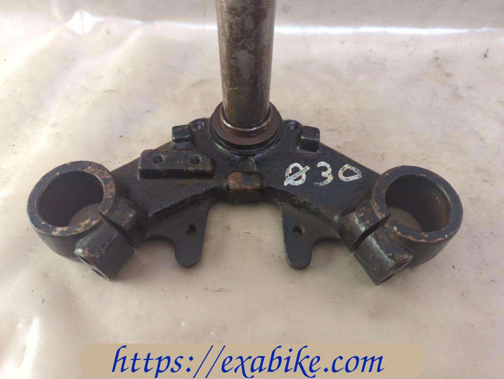 té inférieur Yamaha DT 125 - photo 3