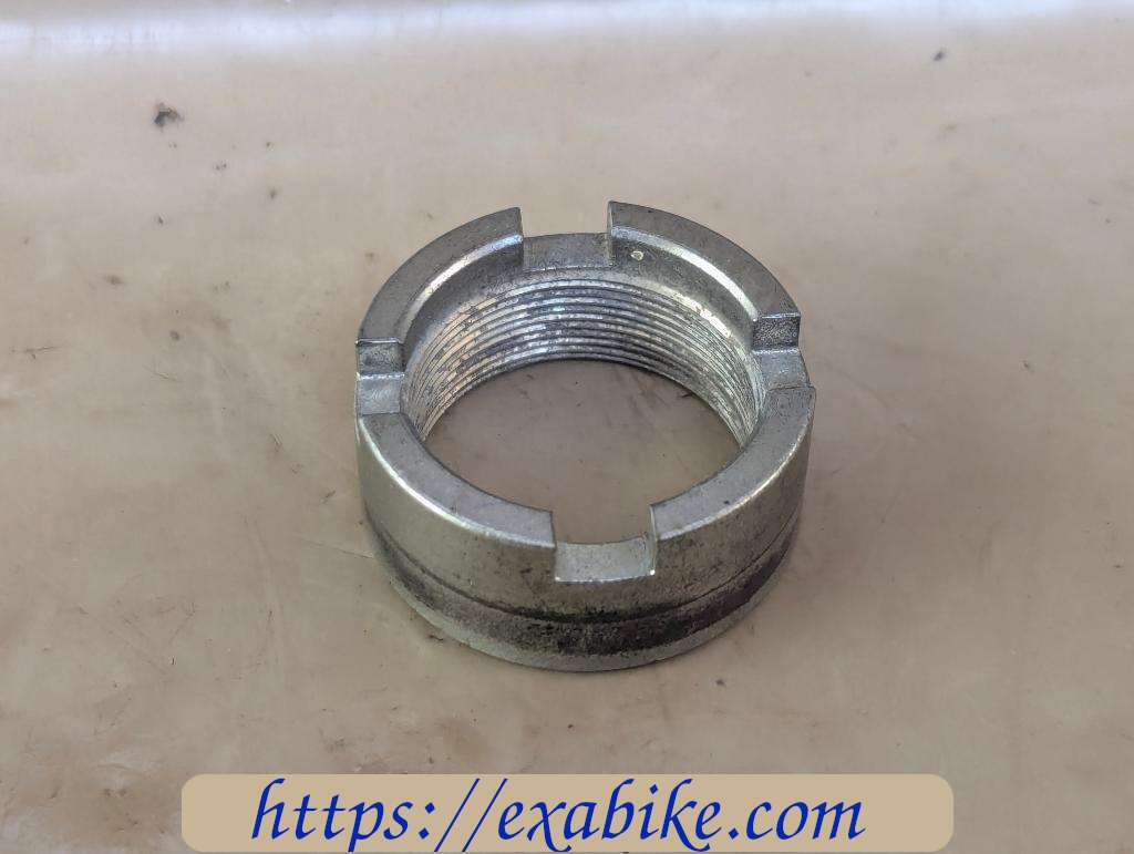 swingarm axle nut Kawasaki Z1000 - photo 1