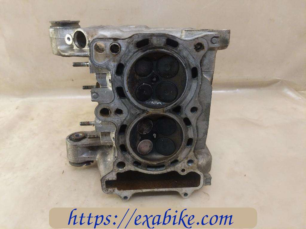 cylinder head Honda FSC 600 Silverwing - photo 3