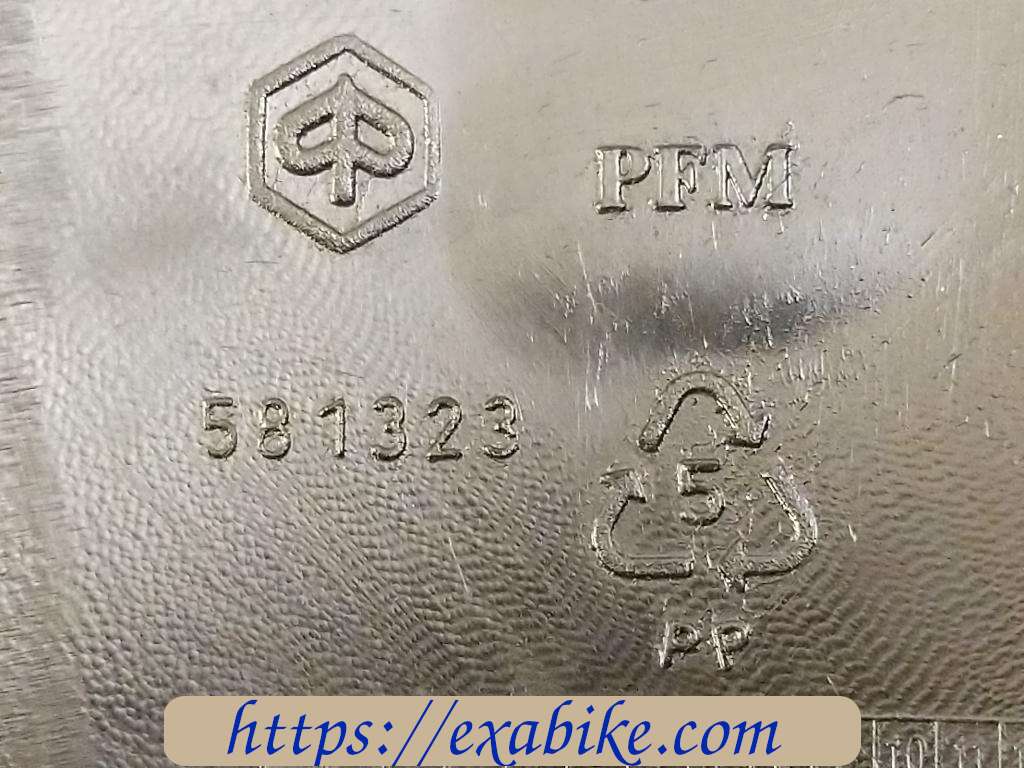 plastic élément Piaggio Zip 50 - photo 3