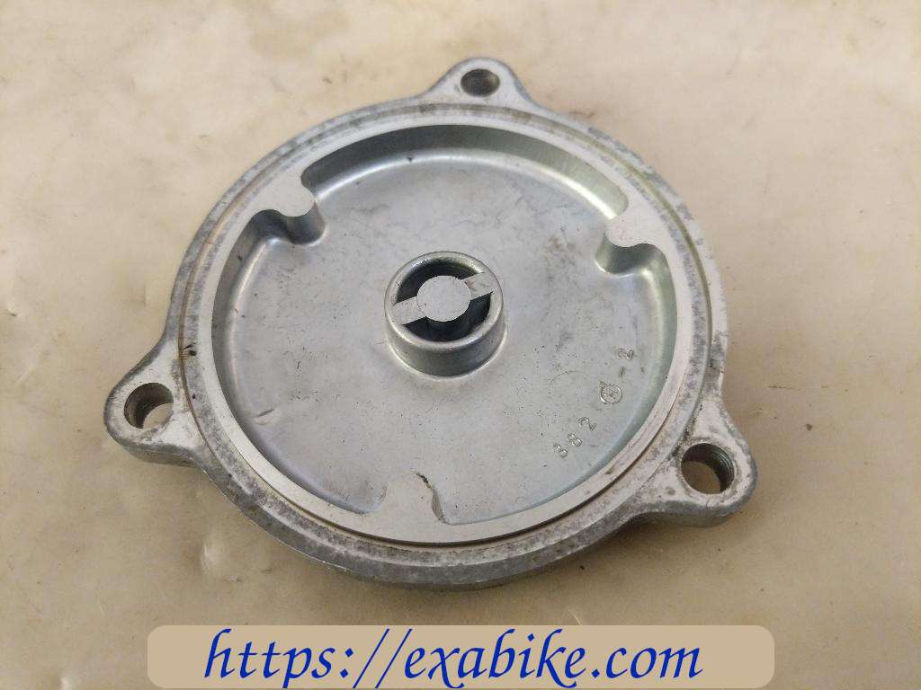 oil filter cover Suzuki DR 650 - photo 2