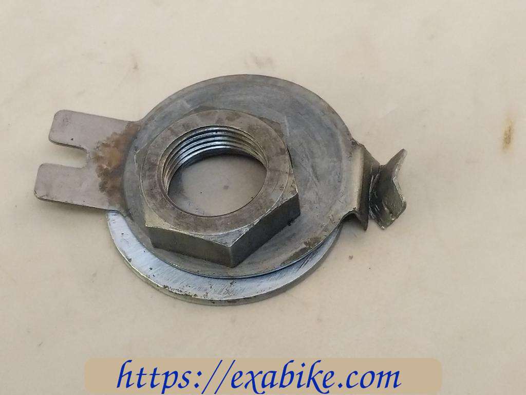 clutch nut Suzuki DR 650 - photo 1