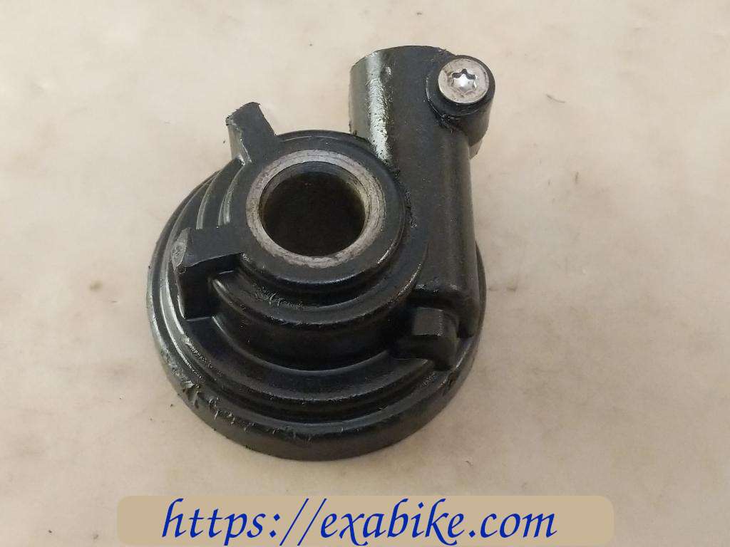 speedometer gear Suzuki DR 650 - photo 1