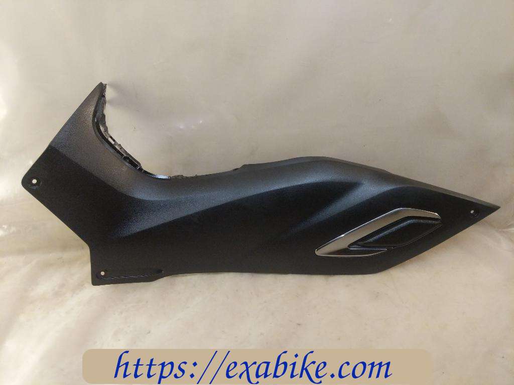 cache latéral gauche Yamaha 300 Tricity - photo 1