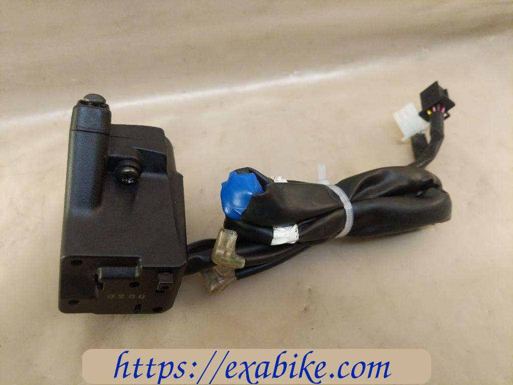commodo droit Yamaha 300 Tricity - photo 3